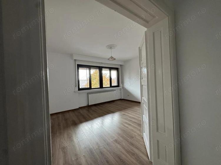 Casa ultracentrala cu curte ?i garaj | Confort premium in inima Oradiei - 12