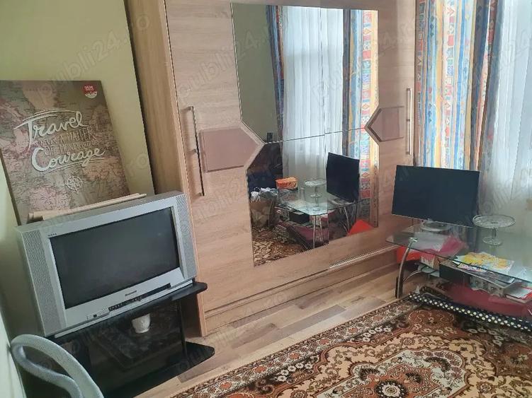 Inchiriez casa 3 camere in Ploie?ti - 1