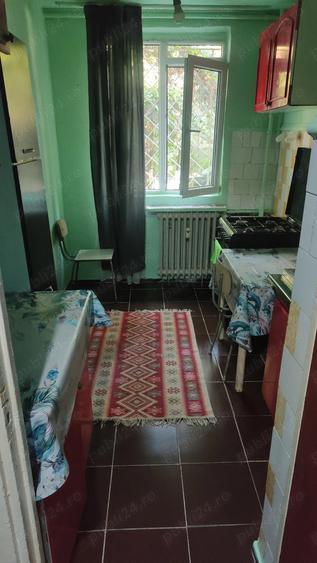 Inchiriez apartament 3 camere proprietar - 2