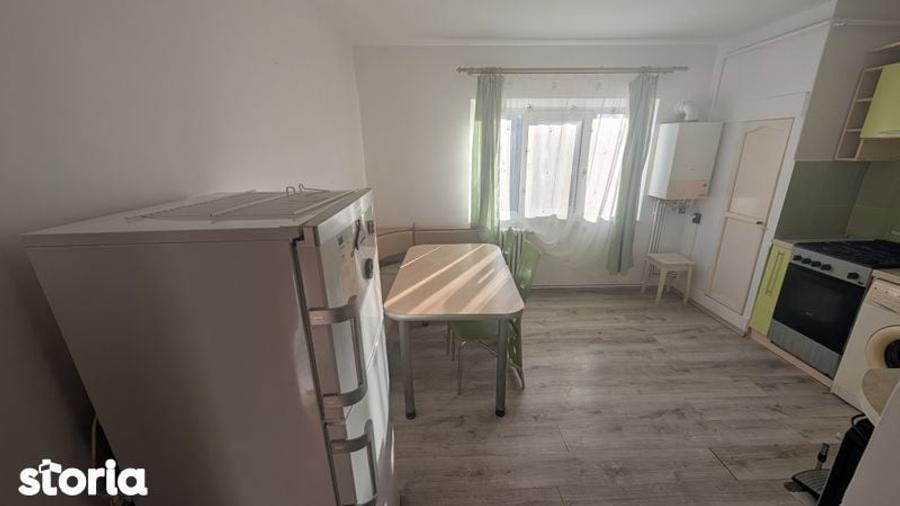 Inchiriez garsoniera - 2