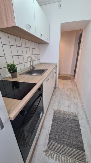 Apartament cu 2 camere semidecomandat în Girocului