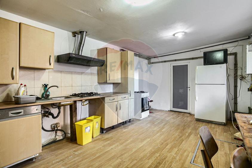 Casă cu 5 camere cu Teren 450 Mp în Central