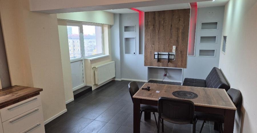 Proprietar , inchiriez apartament , renovat , 4 camere ,zona buna. - 4