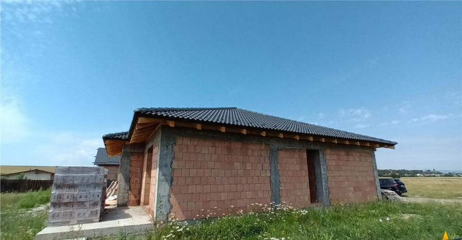 Casa la 15 minute de Brasov, DJ 112A, la rosu sau finalizata - 3