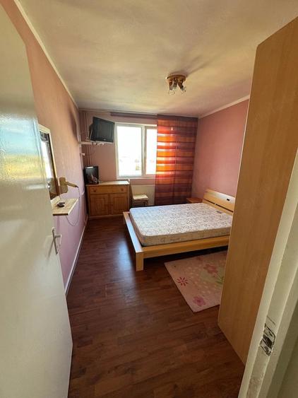 Apartament cu 2 camere semidecomandat în Griviței