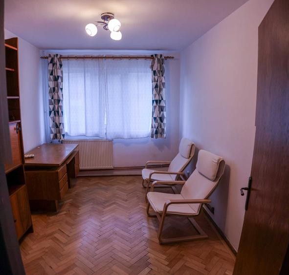 Apartament cu 3 camere semidecomandat în Lujerului