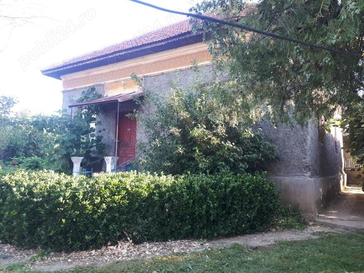 Casă cu 4 camere cu Teren 1000 Mp în Devesel
