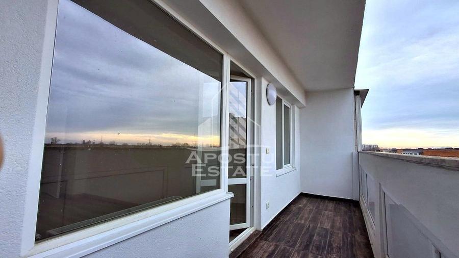 Apartament cu 3 camere decomandat, mobilat în Polivalentă
