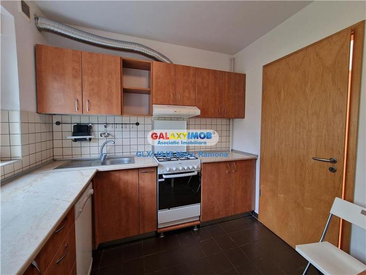 Apartament cu 3 camere decomandat în Sud-Vest