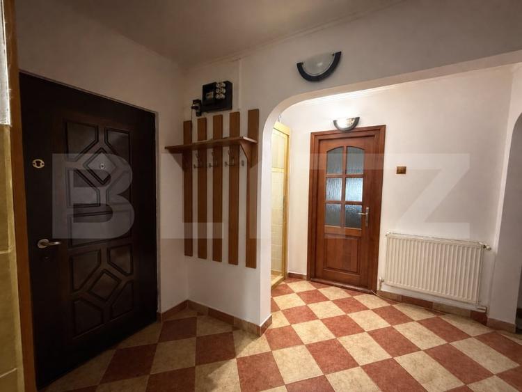 Apartament cu 3 camere decomandat în Micro 16
