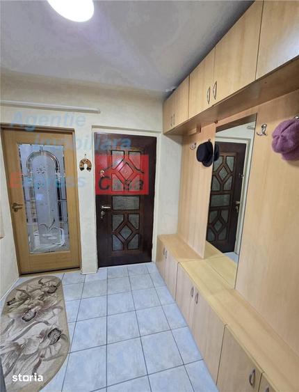 Apartament cu 2 camere decomandat în Mircea cel Bătrân