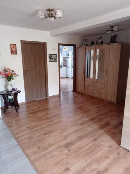 Casă cu Teren 700 Mp în Criș