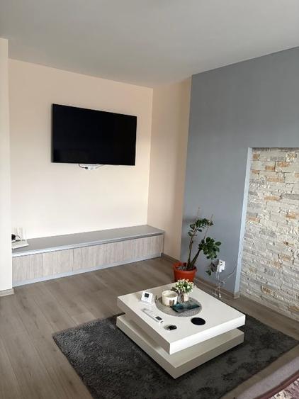 Apartament cu 2 camere semidecomandat, mobilat în Florești