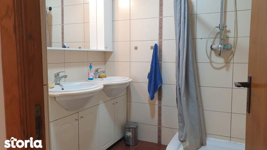 Apartament cu 3 camere decomandat, mobilat în Rahova