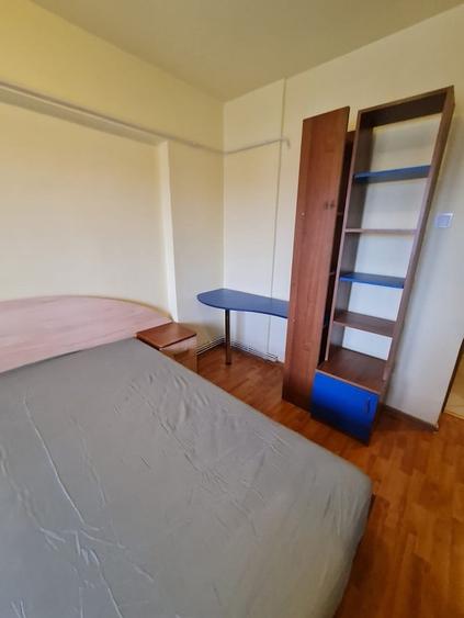 Apartament cu 3 camere decomandat în Independenței