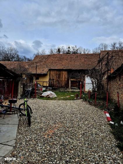 Casă cu 2 camere cu Teren 868 Mp în Bunești
