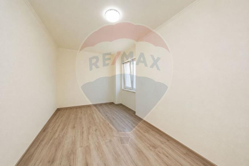 Apartament cu 4 camere de vânzare în zona Centrul Civic - 17