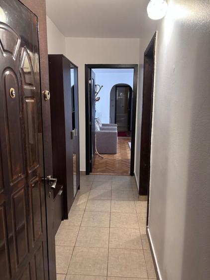 Apartament cu 2 camere semidecomandat în Micro 16