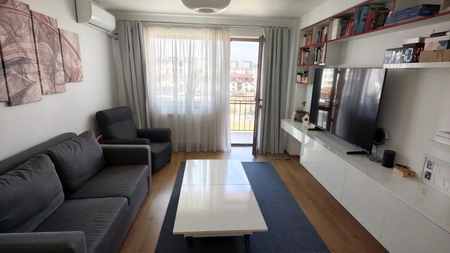 Apartament cu 2 camere decomandat în Tractorul