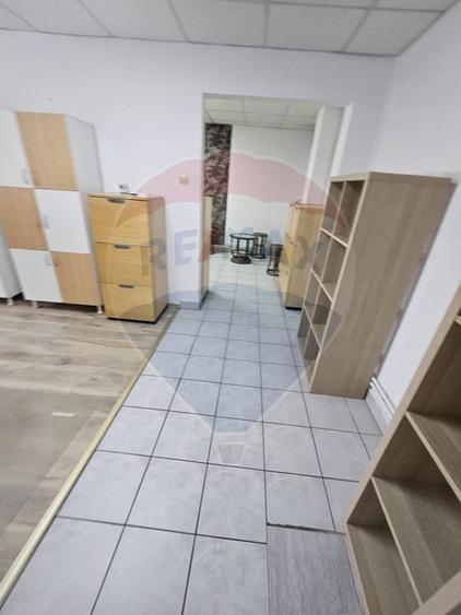 Birou, de 63.520000457764 mp, în Central