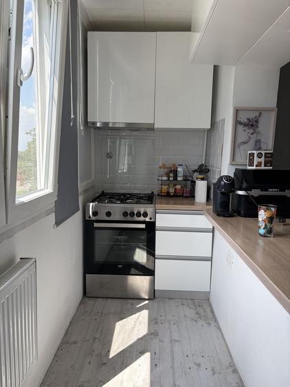 Apartament cu 2 camere decomandat în 1 Decembrie