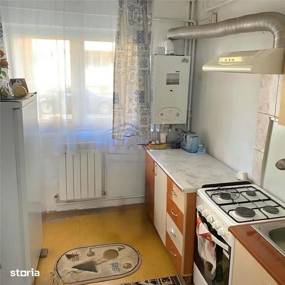 Apartament cu 3 camere decomandat în Burdujeni