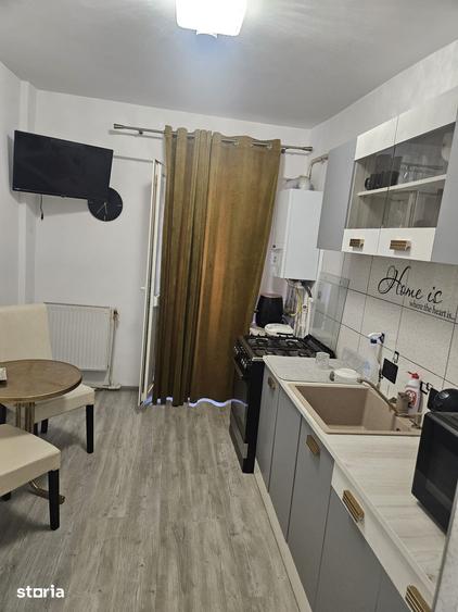 Apartament cu 3 camere în Micro 3