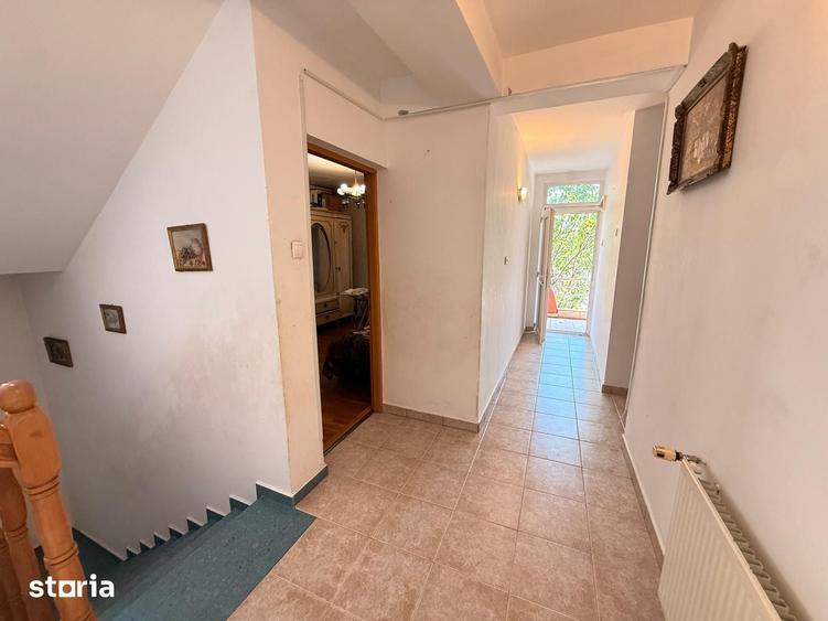 Casă cu 6 camere cu Teren 185 Mp în Chitila