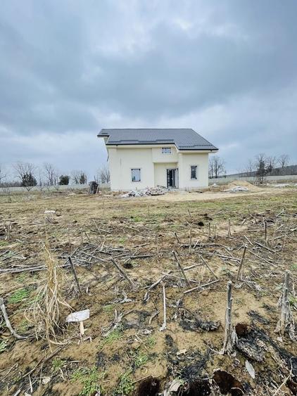Casă cu 5 camere cu Canalizare în Oncea