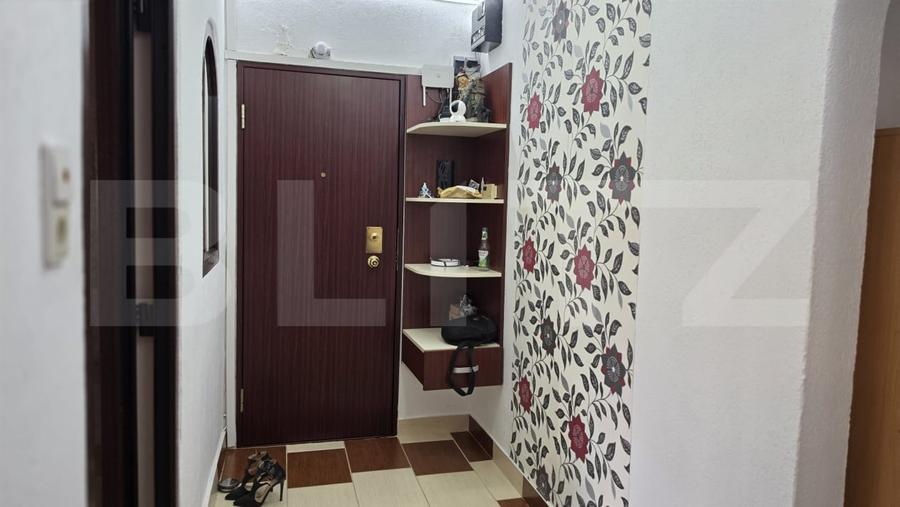 Apartament cu 3 camere decomandat, mobilat în Carpați 2