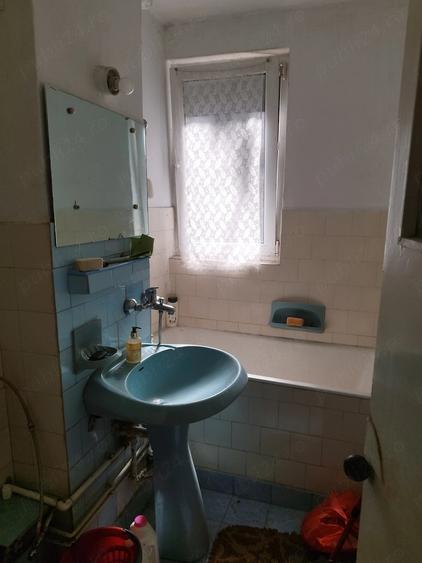 Apartament cu 2 camere decomandat în Aleea Carpați