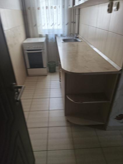Apartament cu 2 camere decomandat în Valenta