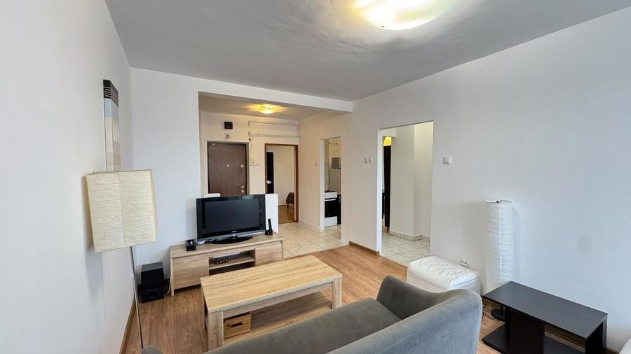 Apartament cu 3 camere decomandat, mobilat în Ultracentral
