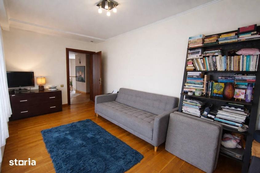 Casă cu 6 camere cu Teren 489 Mp în Andrei Mureșanu