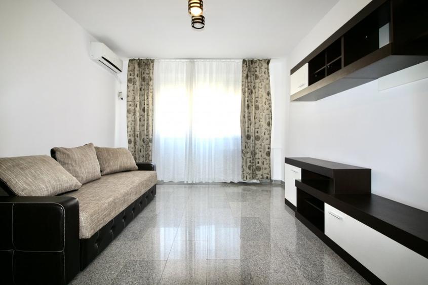 Apartament cu 2 camere semidecomandat, mobilat în Ultracentral