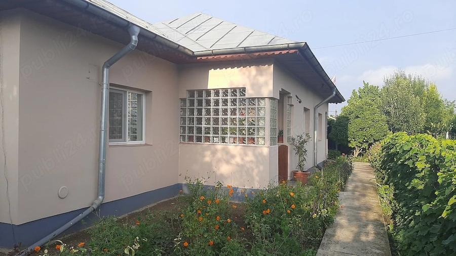 Casă cu 4 camere cu Teren 2330 Mp în Ionașcu