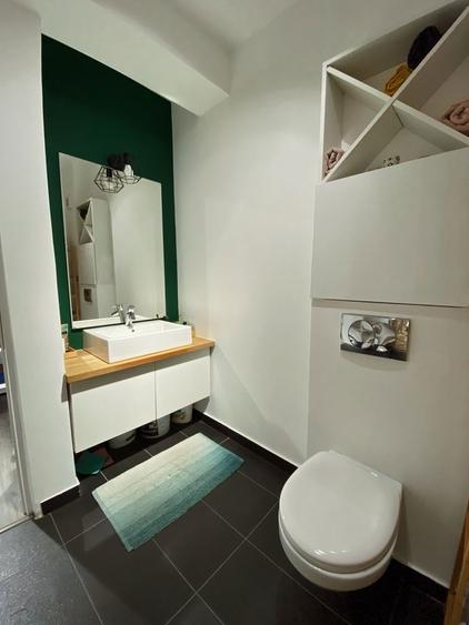 Apartament cu 2 camere semidecomandat, mobilat în Borhanci