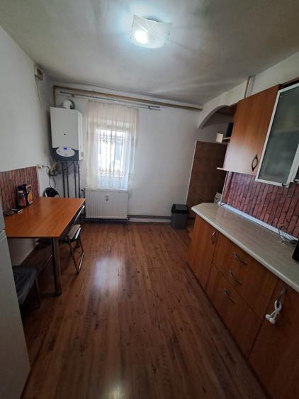 Apartament cu 2 camere decomandat în Steaua
