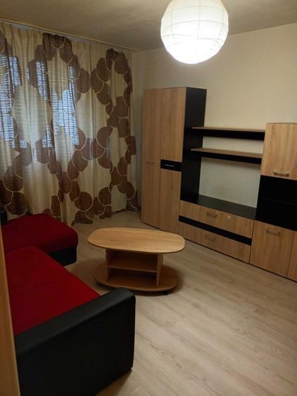 Apartament cu 2 camere decomandat în Victoriei