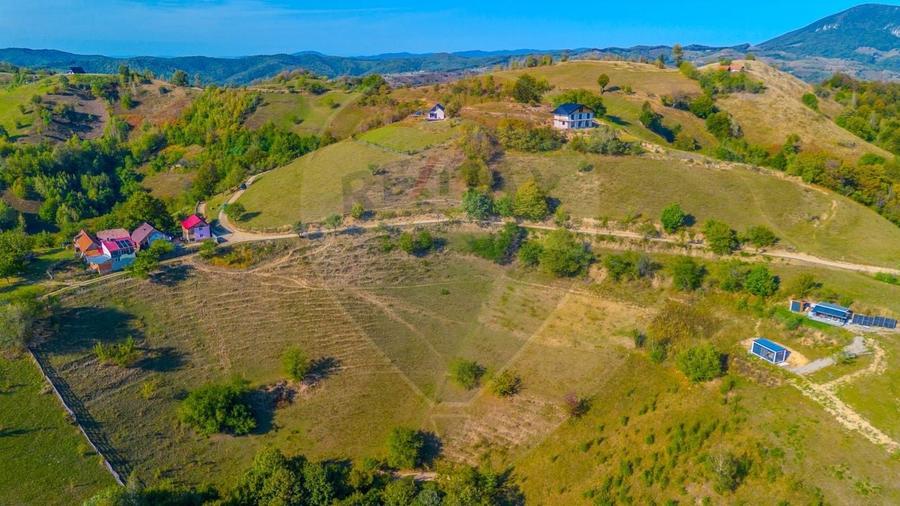 Teren agricol extravilan de 6014 mp, în Holbav