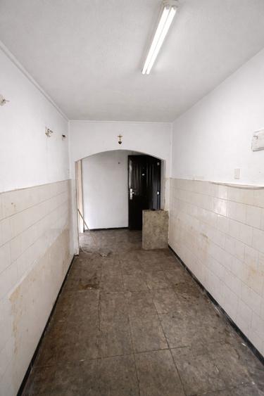 Vand apartament 3 camere+beci.Zona Unic ,str.Aleea Ciresilor - 4