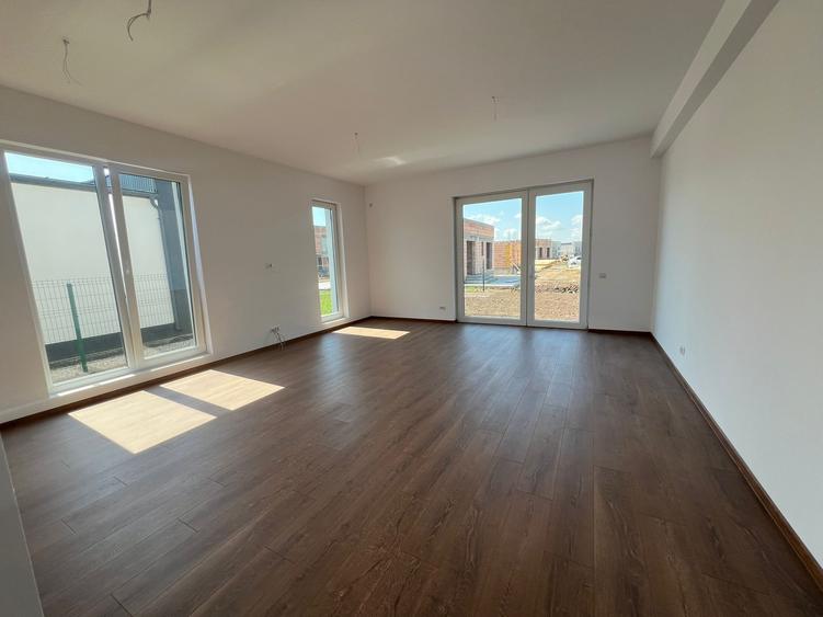 Casa parter 3 camere  in ansamblu rezidential-apa curenta-str asfaltata - 10