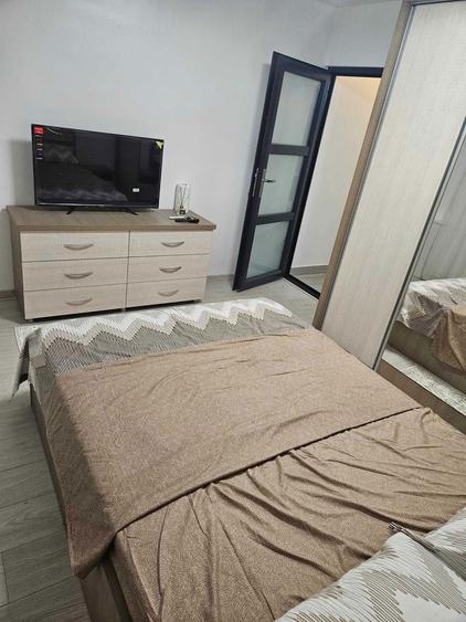 Inchiriez apartament 2 decomandate Rovine - 3