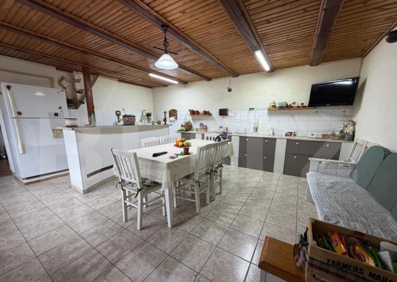 Casa de vanzare cu teren generos la doar 15 minute de - 21