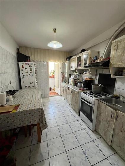 Apartament 3 Camere Decomandat - Gradinari - 5