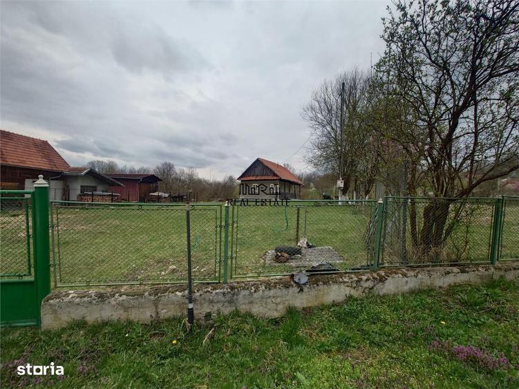 10 000 mp teren intravilan cu priveliste - 5