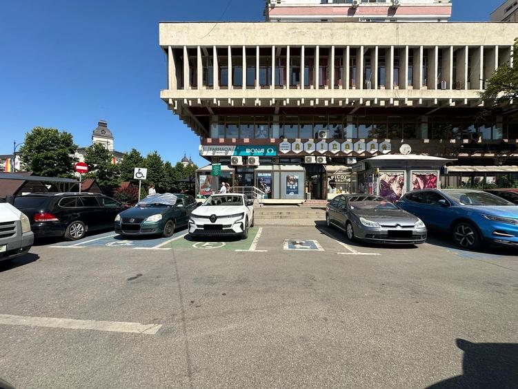 Spatiu birouri; vedere Palat Culturii; 100mp, Casa Cartii - 10