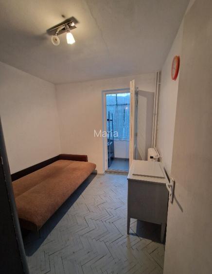 Vand apartament 2 camere Strada Oituz