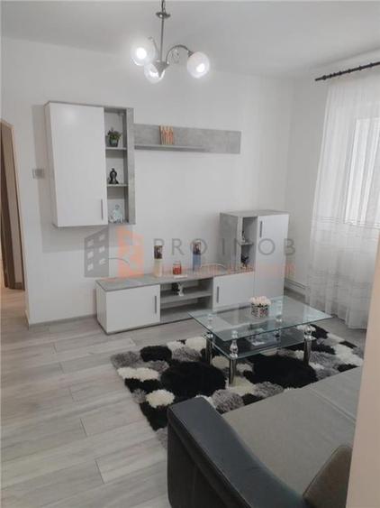 Apartament 2 camere cf 1 semidecomandat zona Obor - 1