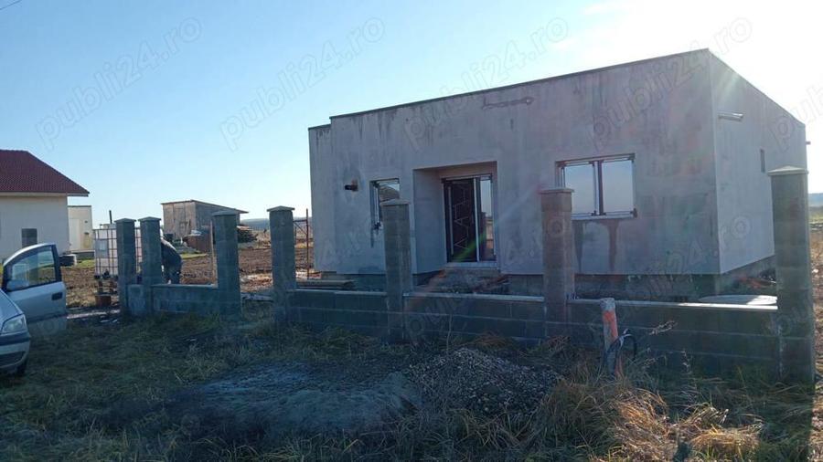 Vand casa semifinisata in Cihei. - 1